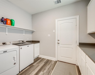 140 Auburn St - Photo Thumbnail 32