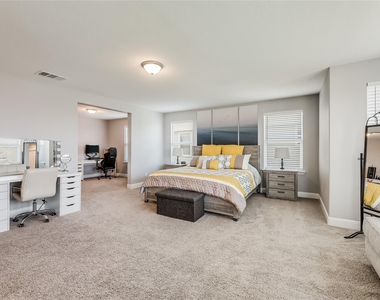 140 Auburn St - Photo Thumbnail 3