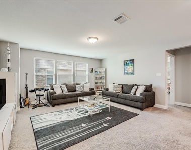 140 Auburn St - Photo Thumbnail 18
