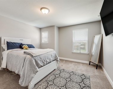 140 Auburn St - Photo Thumbnail 24
