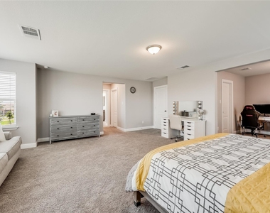 140 Auburn St - Photo Thumbnail 16