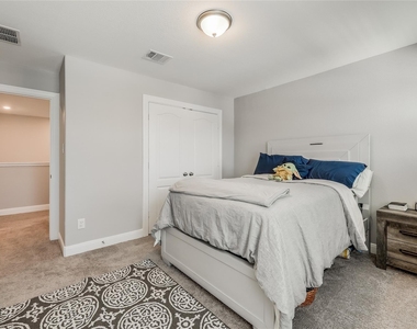 140 Auburn St - Photo Thumbnail 25