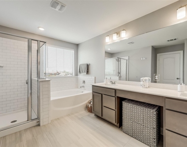 140 Auburn St - Photo Thumbnail 21