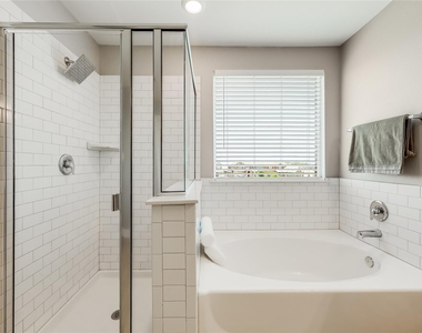 140 Auburn St - Photo Thumbnail 30