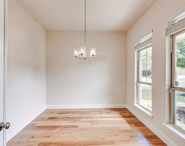 345 Fort Cobb Way - Photo Thumbnail 5