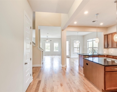 345 Fort Cobb Way - Photo Thumbnail 6
