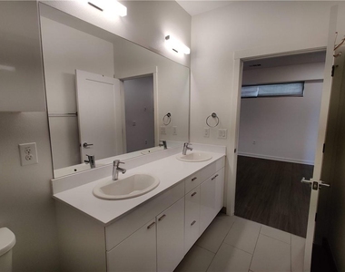 4361 S Congress Ave - Photo Thumbnail 19