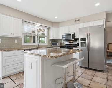 9 Hibiscus Place - Photo Thumbnail 11