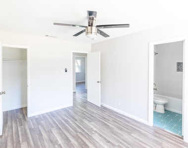 10309 Burmaster Ln - Photo Thumbnail 16