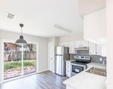 10309 Burmaster Ln - Photo Thumbnail 9