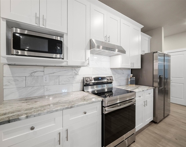 5338 Howard St St - Photo Thumbnail 8