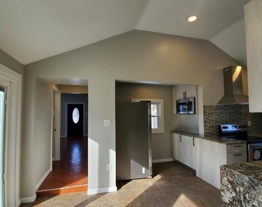 4435 Somers Avenue - Photo Thumbnail 16