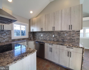 4435 Somers Avenue - Photo Thumbnail 4