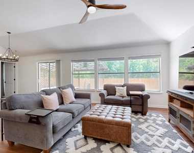 2508 Willow Way - Photo Thumbnail 5