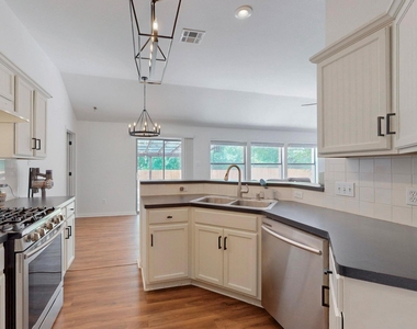 2508 Willow Way - Photo Thumbnail 8