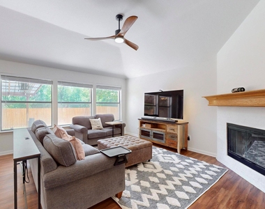 2508 Willow Way - Photo Thumbnail 3