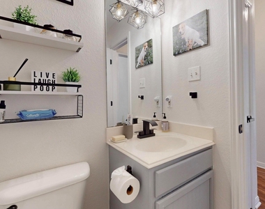 2508 Willow Way - Photo Thumbnail 13