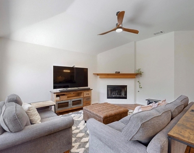 2508 Willow Way - Photo Thumbnail 4