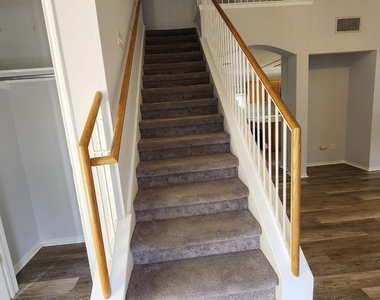 417 Jacky St - Photo Thumbnail 8