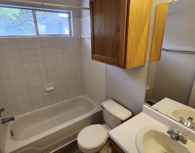 417 Jacky St - Photo Thumbnail 15