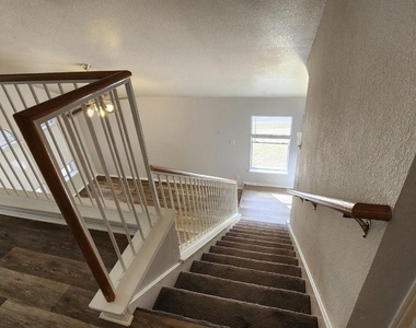 417 Jacky St - Photo Thumbnail 9