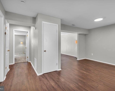 915 Silver Court - Photo Thumbnail 5