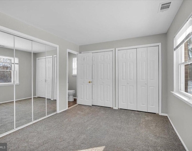 915 Silver Court - Photo Thumbnail 10