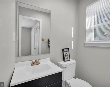 915 Silver Court - Photo Thumbnail 4