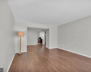 915 Silver Court - Photo Thumbnail 9