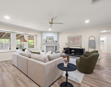 6716 Skynook Dr - Photo Thumbnail 7