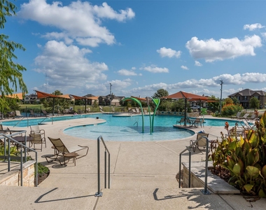 4423 Meadowside Ln - Photo Thumbnail 26