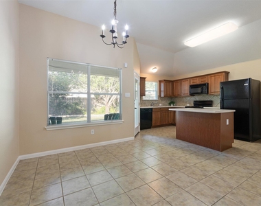 4423 Meadowside Ln - Photo Thumbnail 5
