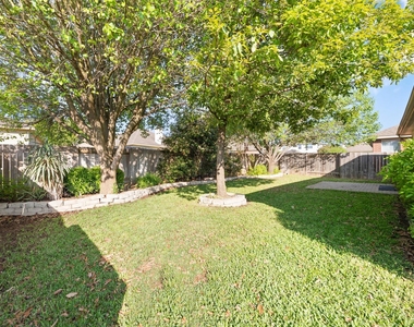 4423 Meadowside Ln - Photo Thumbnail 19