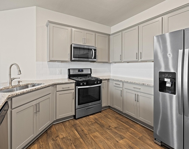 142 Solitude Dr - Photo Thumbnail 14