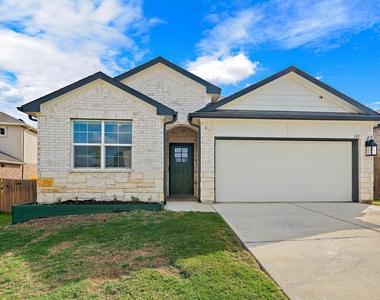 142 Solitude Dr - Photo Thumbnail 2