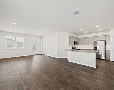 142 Solitude Dr - Photo Thumbnail 9