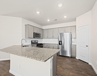 142 Solitude Dr - Photo Thumbnail 13