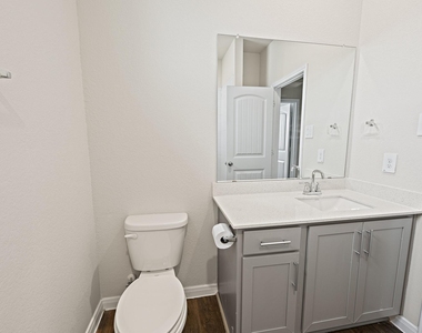 142 Solitude Dr - Photo Thumbnail 33