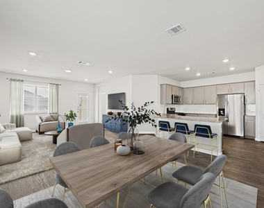 142 Solitude Dr - Photo Thumbnail 8