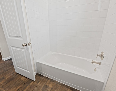 142 Solitude Dr - Photo Thumbnail 24