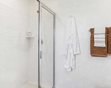 143 Essex Drive - Photo Thumbnail 14