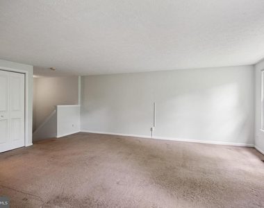 2504 Greenwood Drive - Photo Thumbnail 18