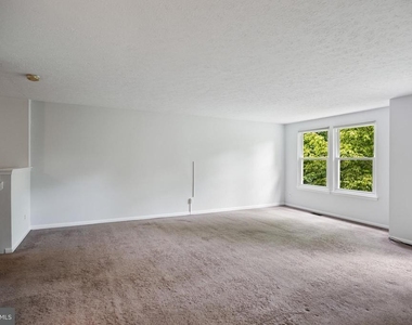 2504 Greenwood Drive - Photo Thumbnail 21