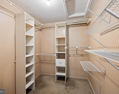 2504 Greenwood Drive - Photo Thumbnail 22