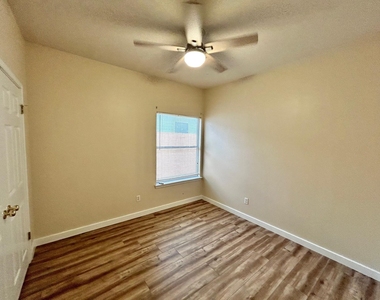 8710 Weiser Dr - Photo Thumbnail 6