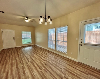 8710 Weiser Dr - Photo Thumbnail 3