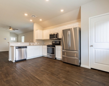 14007 Levy Ln - Photo Thumbnail 7