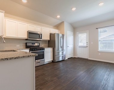 14007 Levy Ln - Photo Thumbnail 6