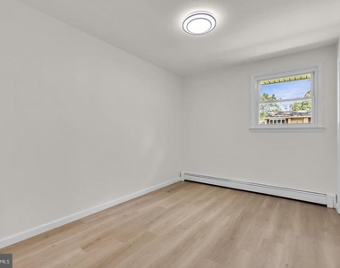 520 W Virginia Road - Photo Thumbnail 14