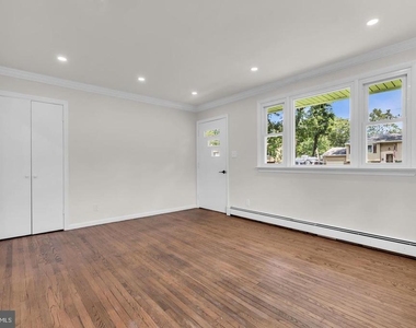 520 W Virginia Road - Photo Thumbnail 11